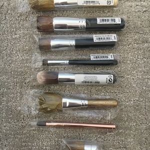 8 brand new Bare Minerals makeup brushes
